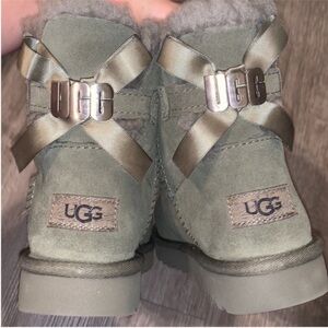 UGG MINI BAILEY UGG METAL BOOT